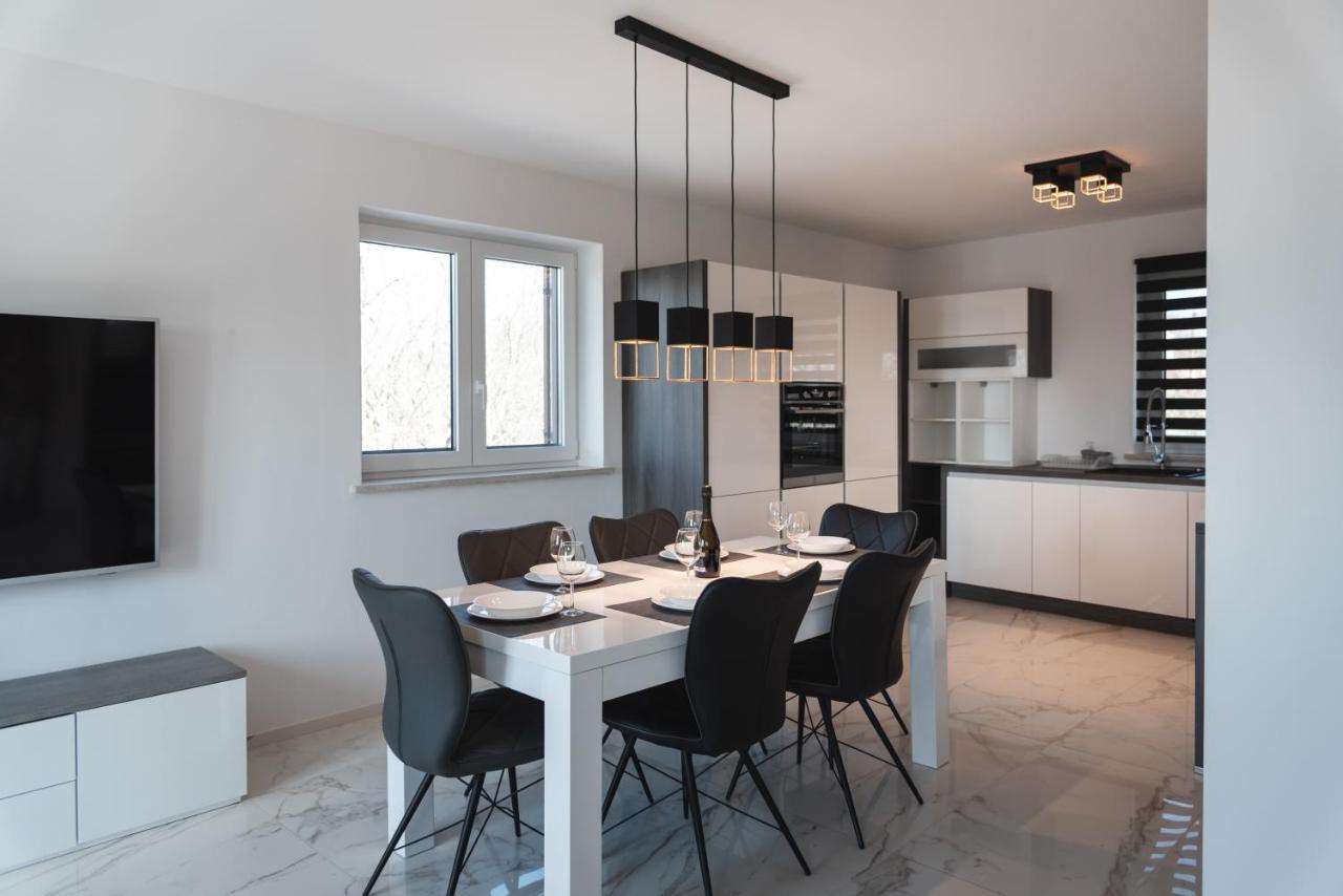 Hisa Kapis With Hot Tube Apartment Koper Exterior foto