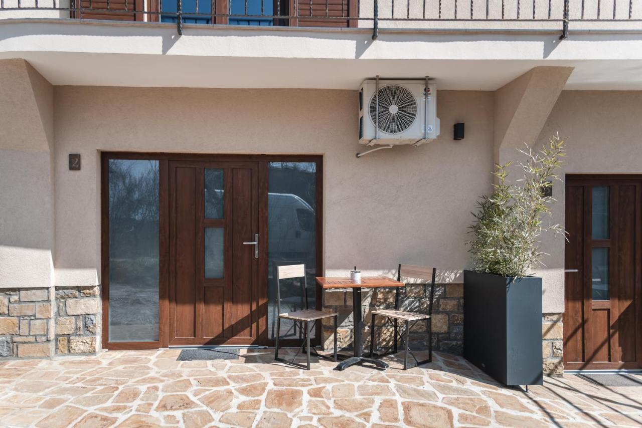 Hisa Kapis With Hot Tube Apartment Koper Exterior foto