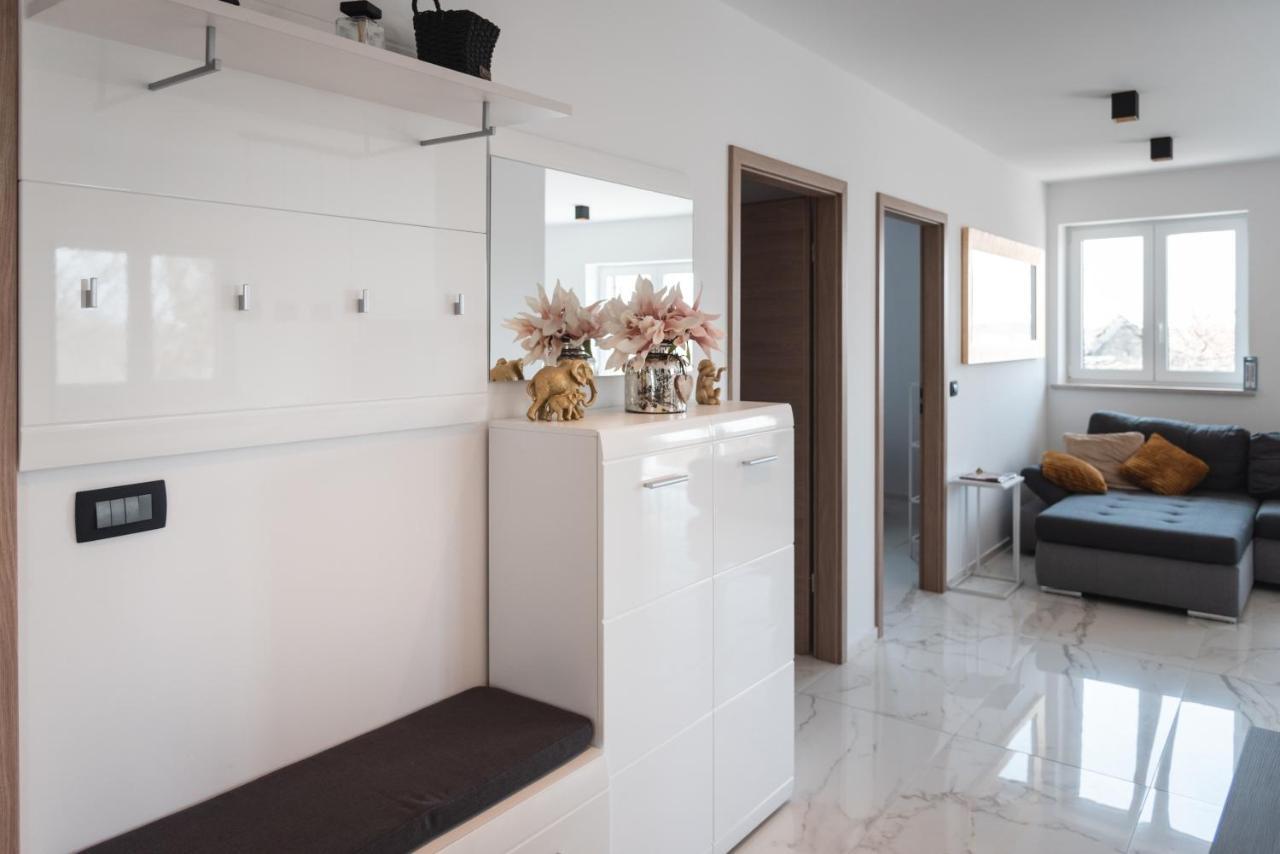 Hisa Kapis With Hot Tube Apartment Koper Exterior foto