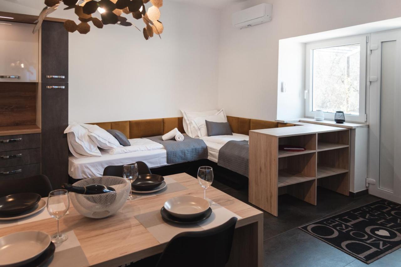 Hisa Kapis With Hot Tube Apartment Koper Exterior foto