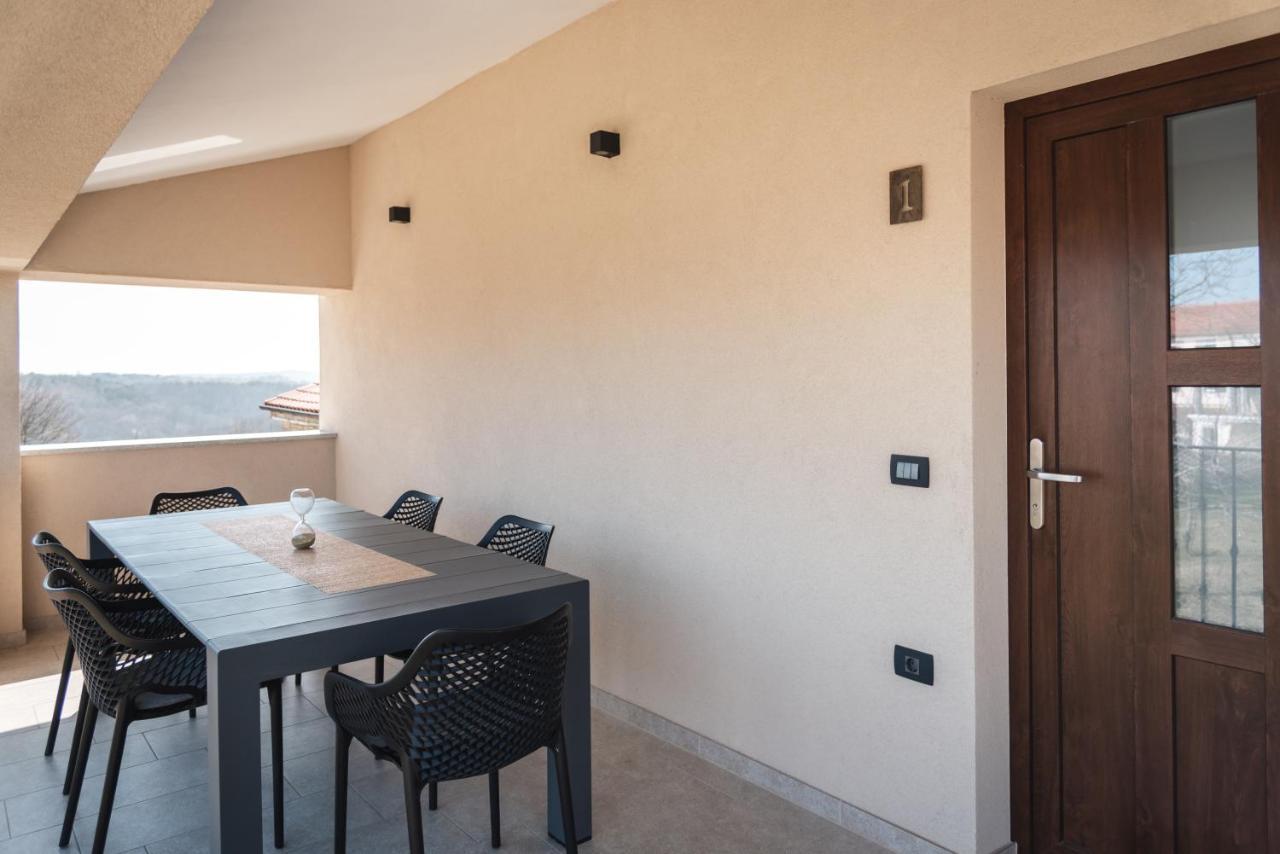 Hisa Kapis With Hot Tube Apartment Koper Exterior foto