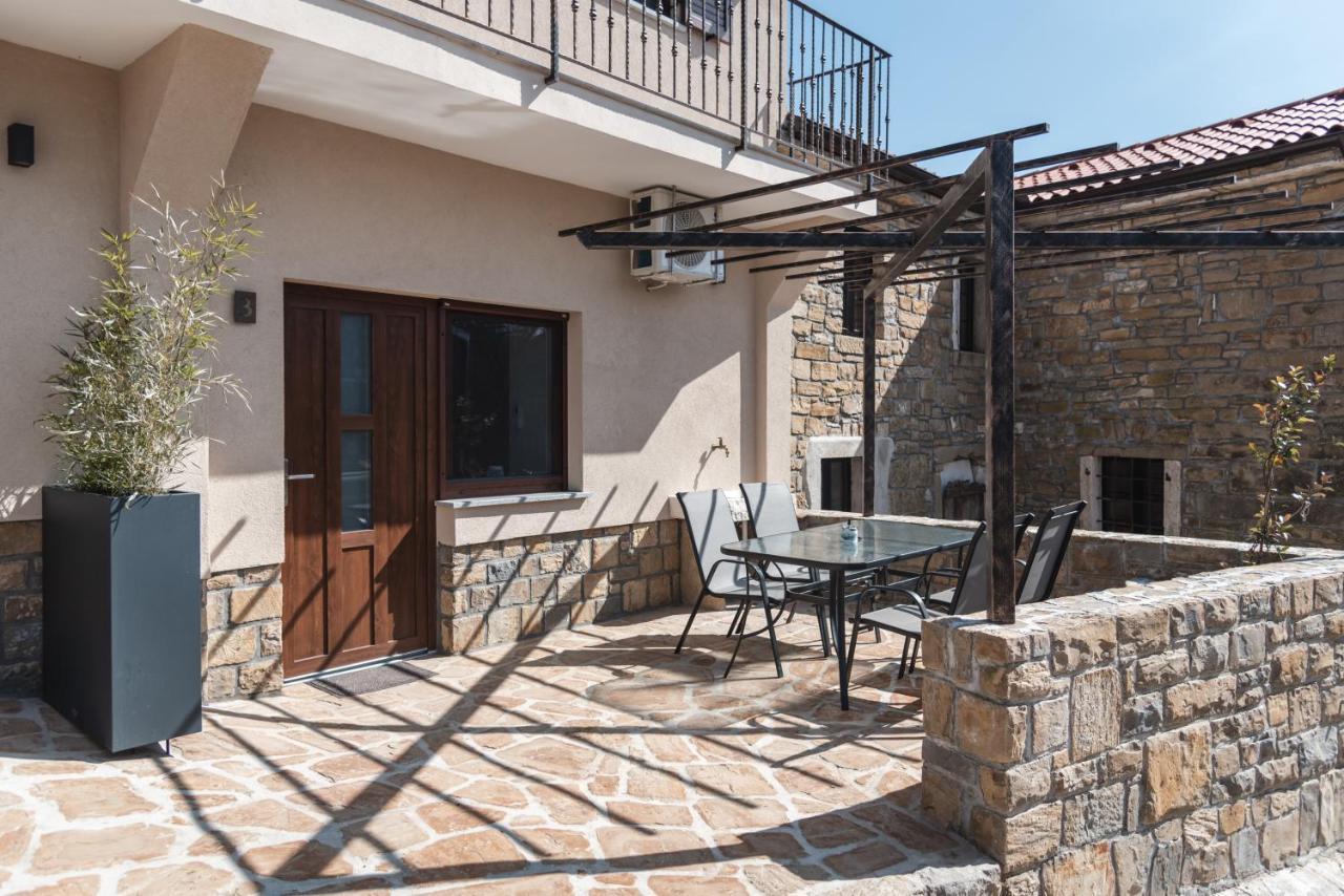 Hisa Kapis With Hot Tube Apartment Koper Exterior foto