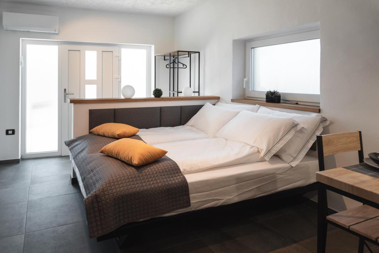 Hisa Kapis With Hot Tube Apartment Koper Exterior foto