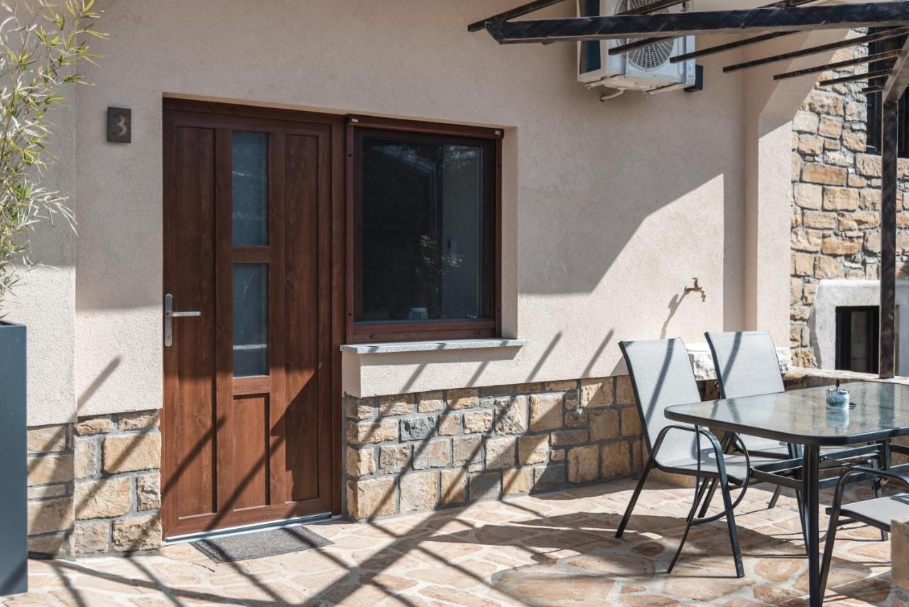 Hisa Kapis With Hot Tube Apartment Koper Exterior foto