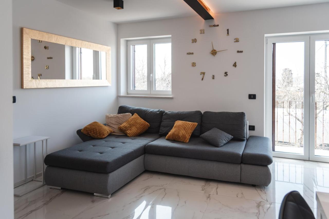 Hisa Kapis With Hot Tube Apartment Koper Exterior foto