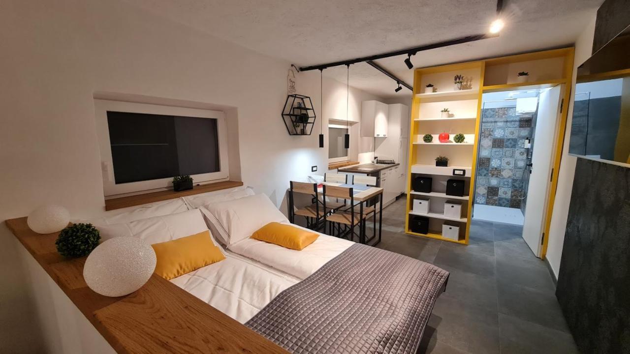 Hisa Kapis With Hot Tube Apartment Koper Exterior foto