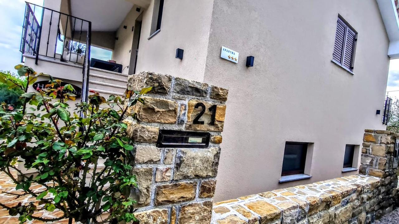 Hisa Kapis With Hot Tube Apartment Koper Exterior foto