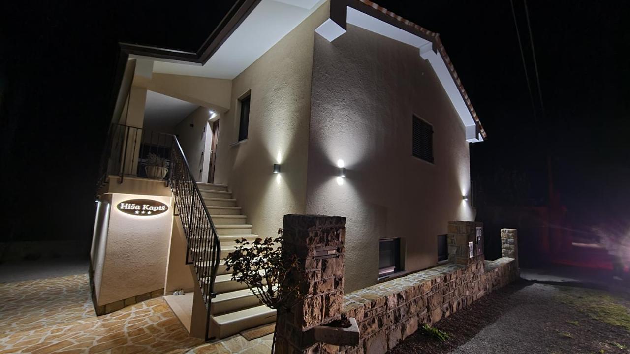 Hisa Kapis With Hot Tube Apartment Koper Exterior foto