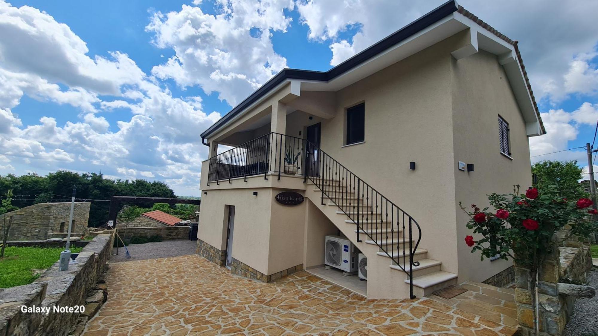 Hisa Kapis With Hot Tube Apartment Koper Exterior foto