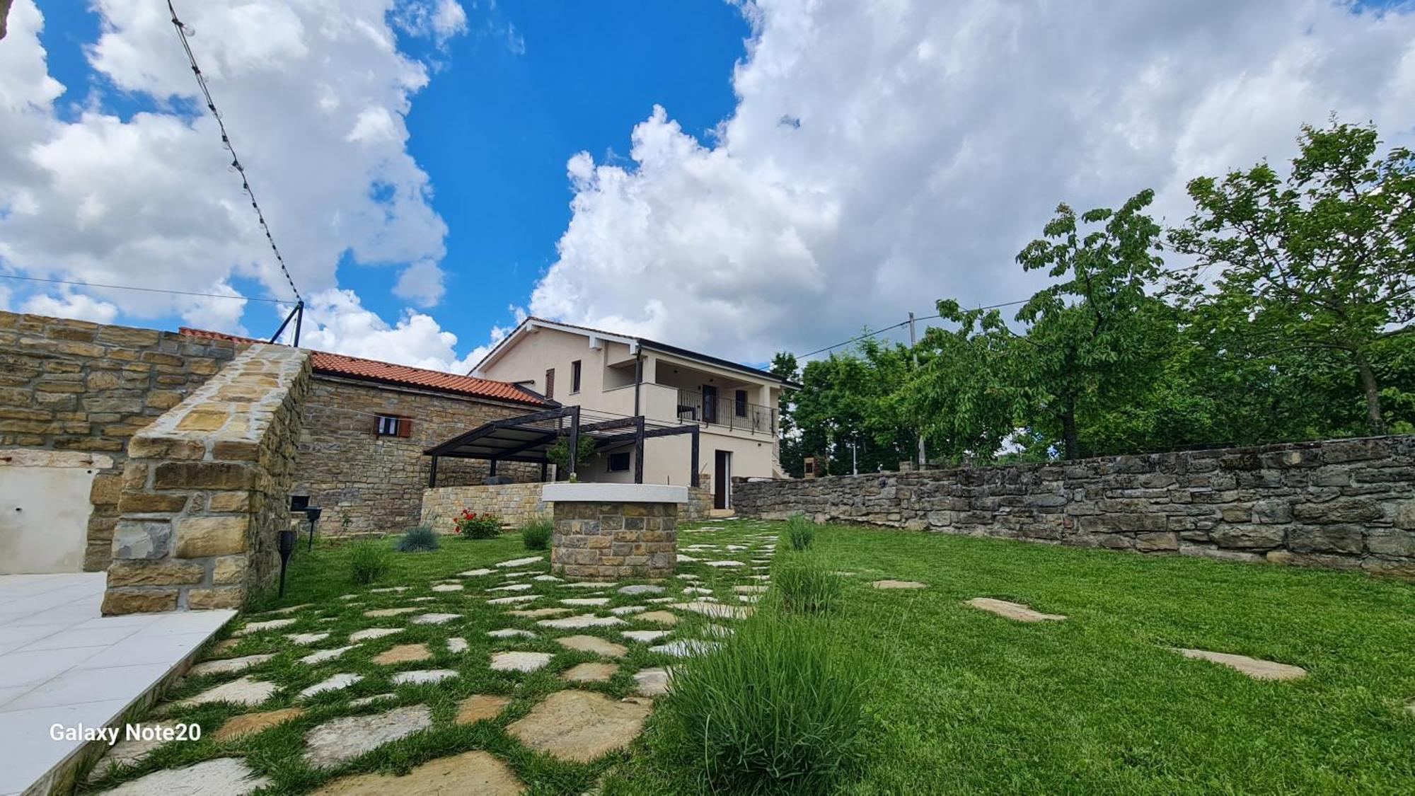 Hisa Kapis With Hot Tube Apartment Koper Exterior foto